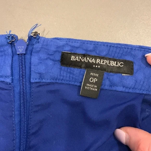 Banana Republic Pencil Skirt - Picture 7 of 7